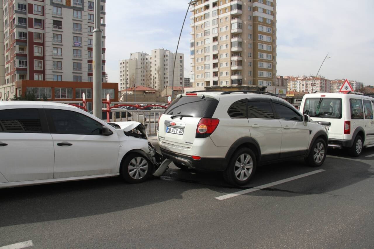 Kayseri'de zincirleme trafik kazasında bir kişi yaralandı