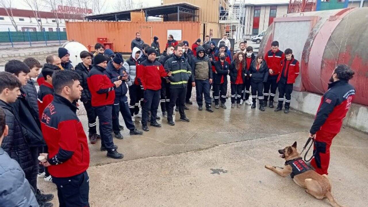 Kocaeli İtfaiyesi'nin yeni personeline MEB onaylı meslek eğitimi