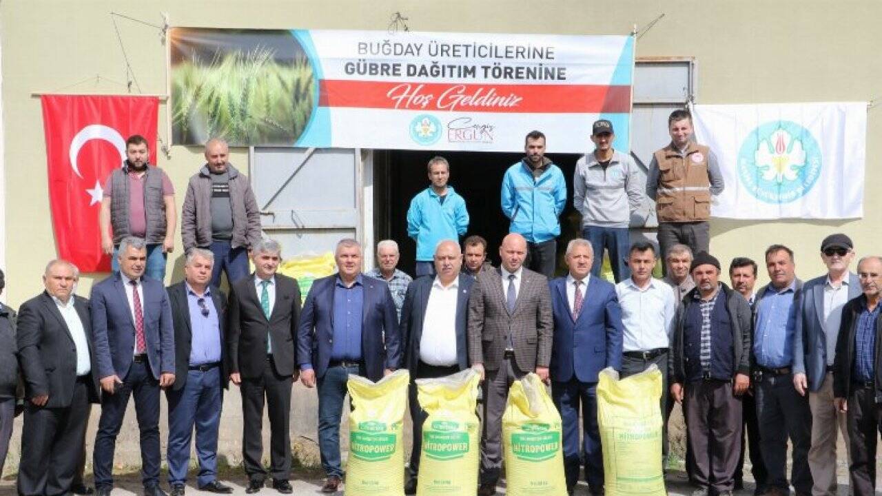 Manisa Akhisar'a 291 tonluk gübre desteği