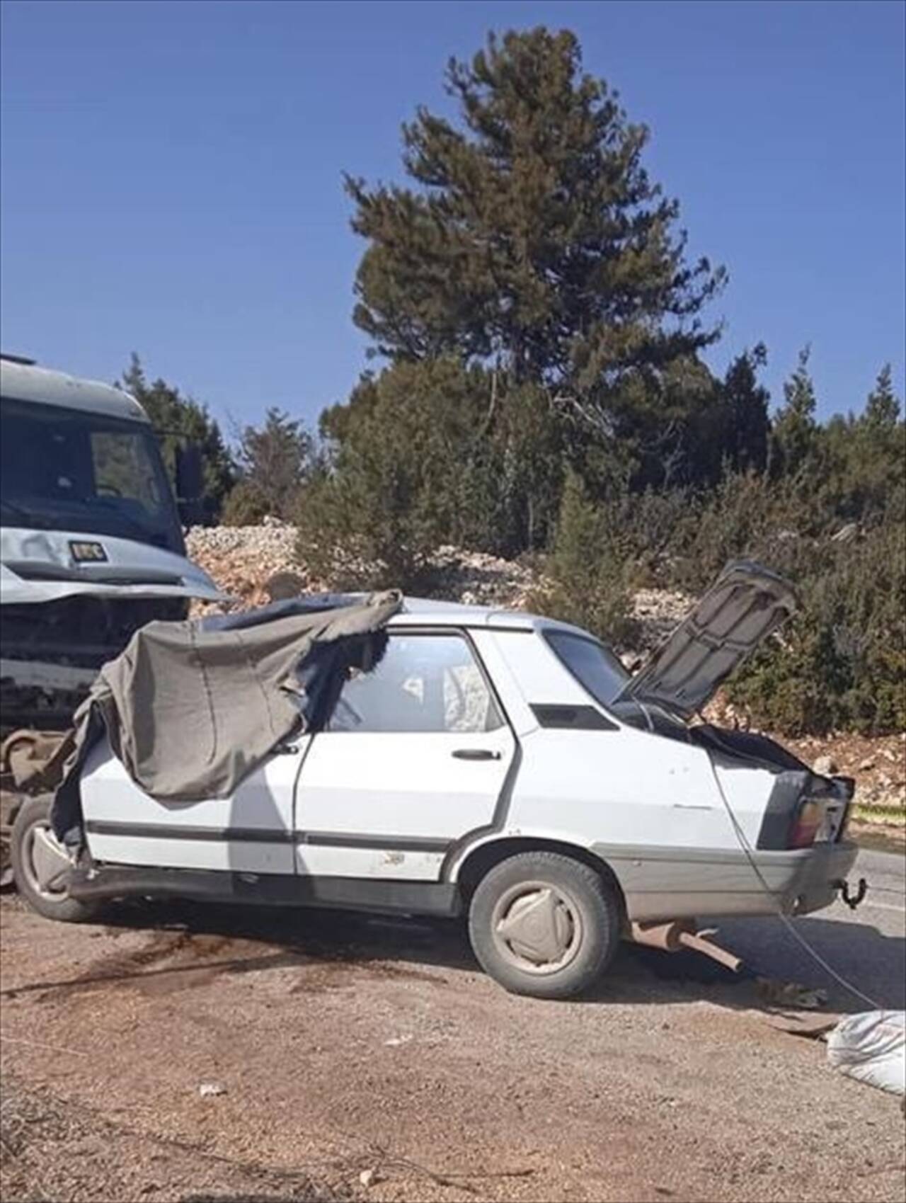 Mersin'de kamyonla otomobilin çarpışması sonucu bir kişi öldü