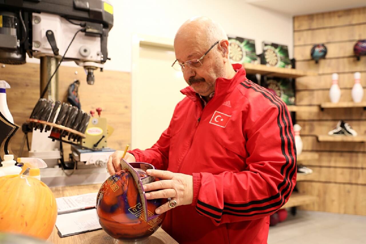 Samsun'daki bowling tesisinde sporculara özel top tasarlanıyor