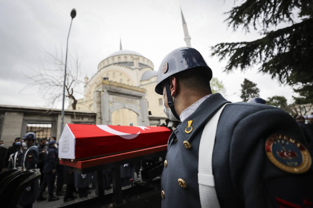 Şehit Jandarma Astsubay Çavuş Burak Şahin, İstanbul'da son yolculuğuna uğurlandı