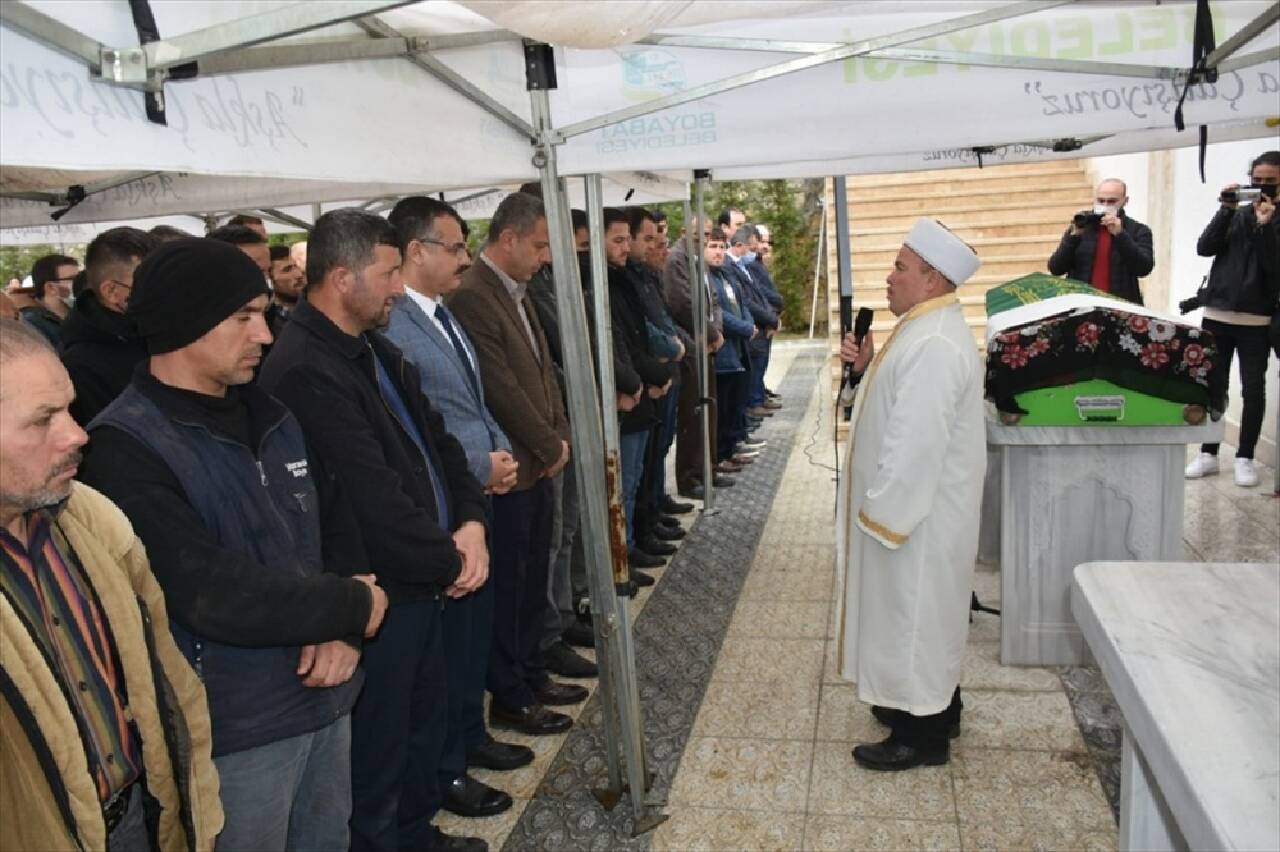 Sinop'ta eski eşi tarafından öldürülen kadının cenazesi defnedildi