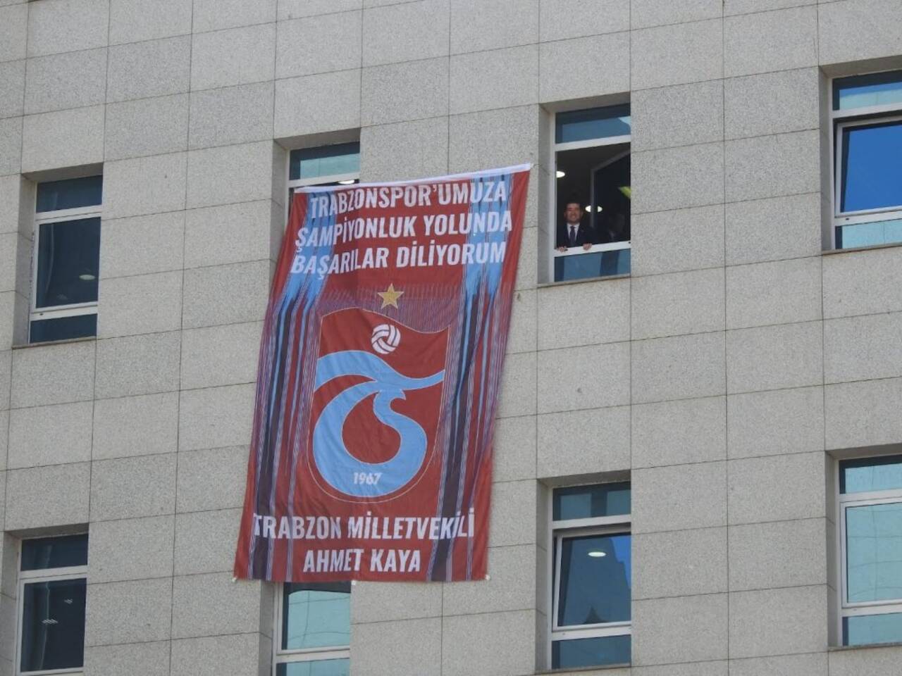 Trabzonspor bayrağı Meclis’te!