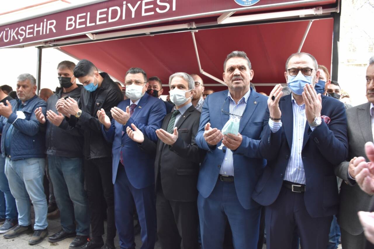 Trabzonspor'un milli kalecisi Uğurcan Çakır'ın dedesi son yolculuğuna uğurlandı