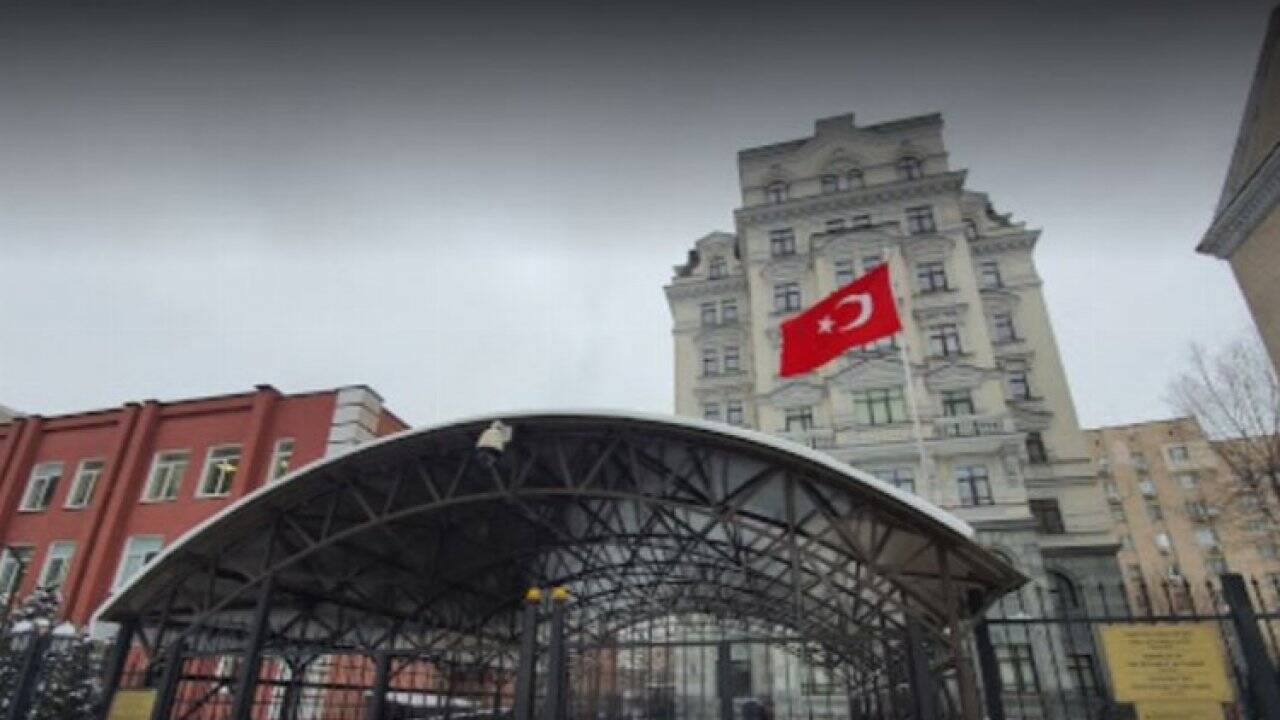 Türk Büyükelçiliği Kiev'e geri döndü