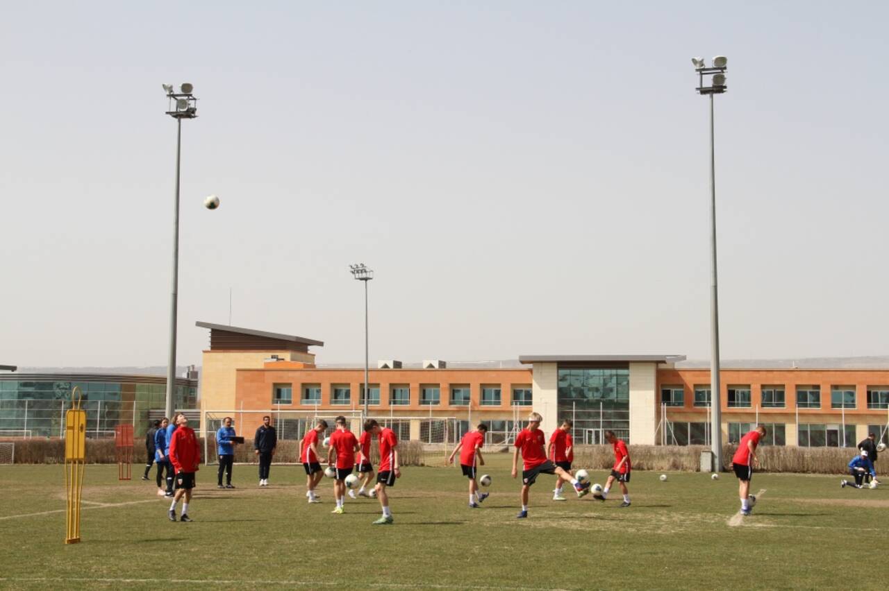 Ukrayna'daki futbol kulüplerinin altyapısından gelen sporculara Kayserispor kucak açtı