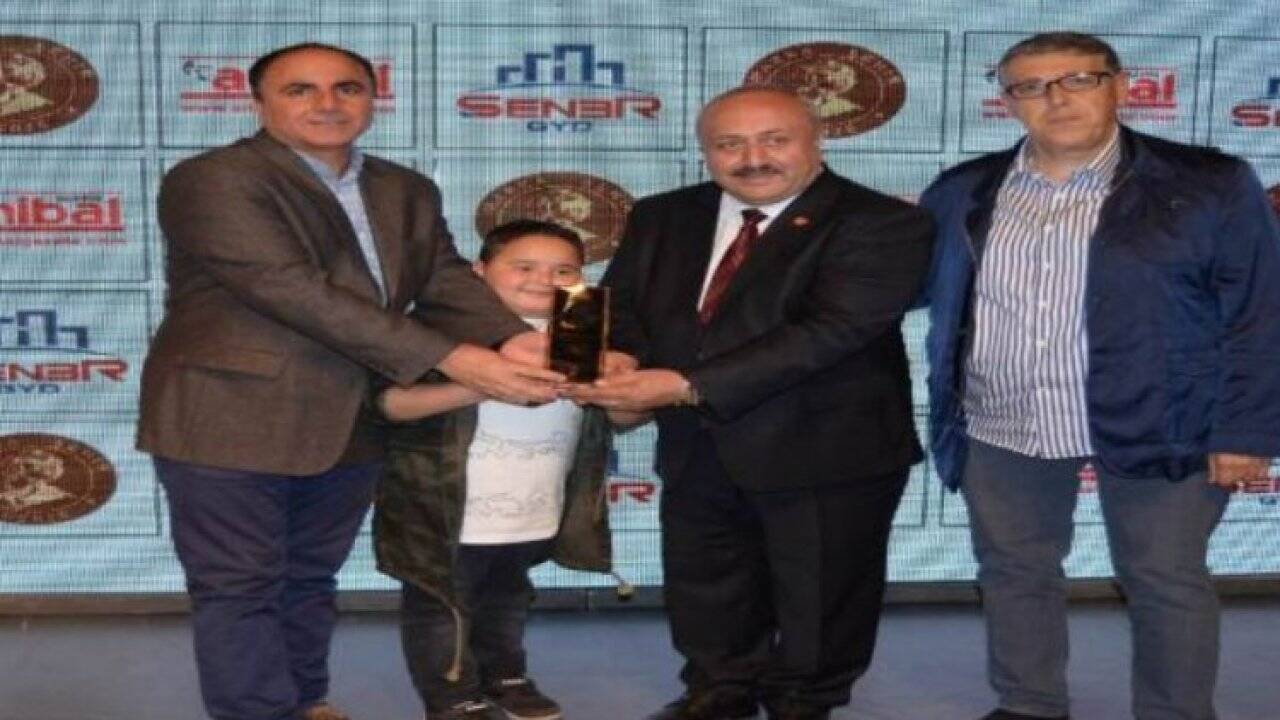 Gazeteci Özden Demirci'ye "Basın Onur Ödülü"