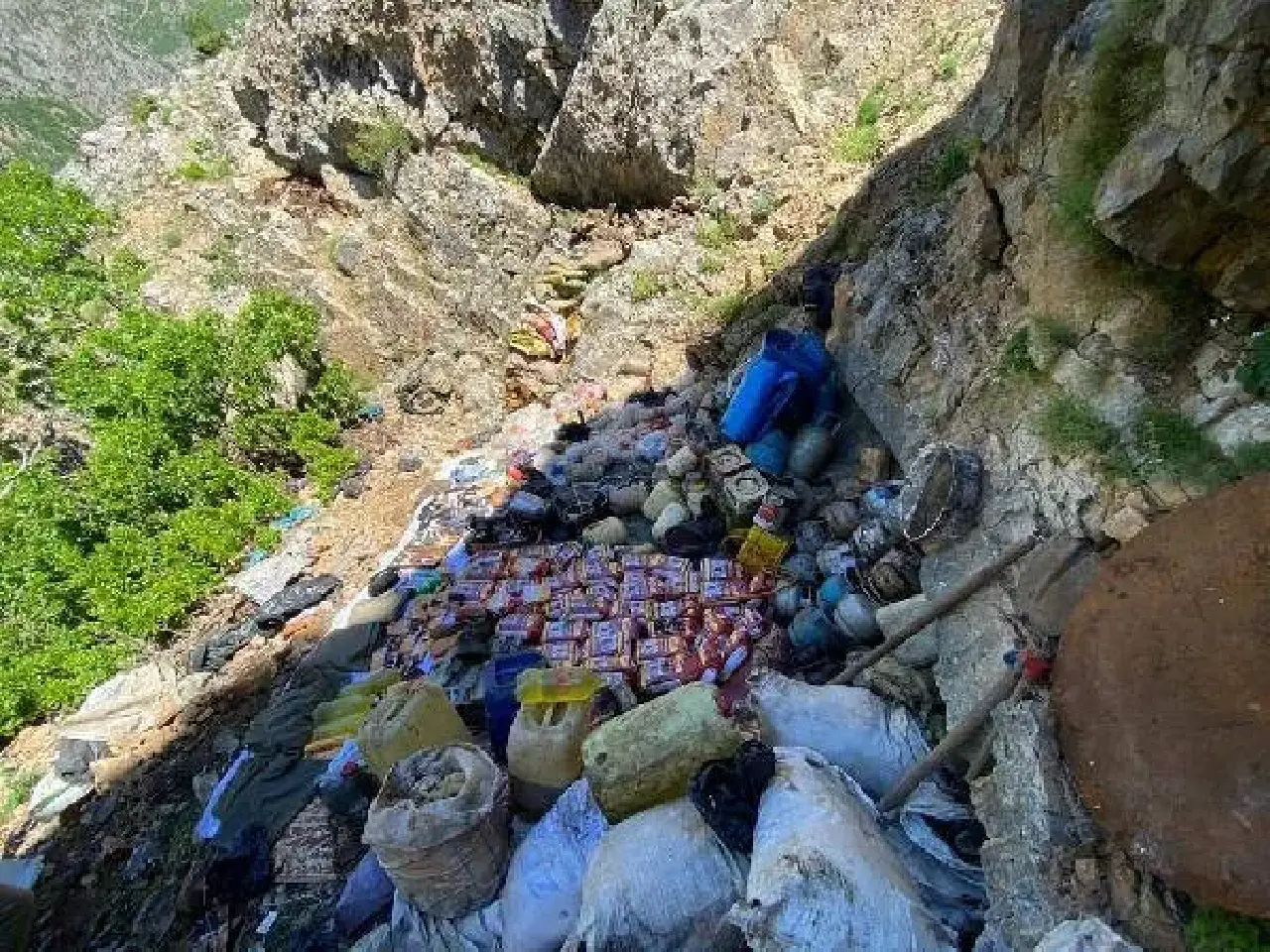 Örgütün deposu bulundu! Çok sayıda silah ele geçirildi