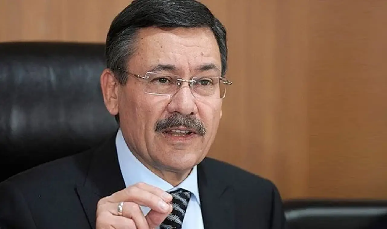 Melih Gökçek: İlber Ortaylı ya cahil ya da yağcı!