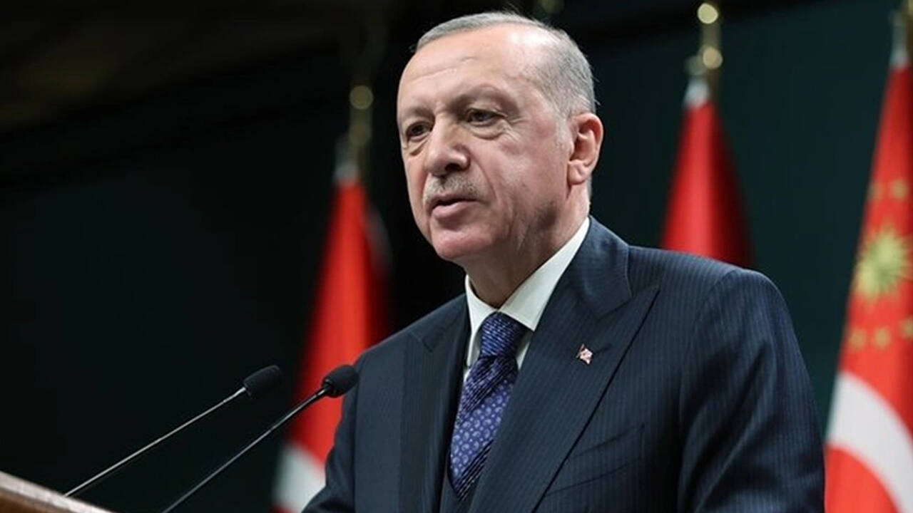 Erdoğan duyurdu: Kamudaki sözleşmeli çalışanlara kadro geliyor