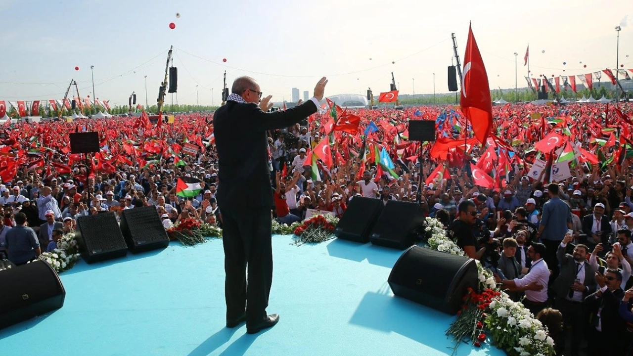 "Büyük Filistin Mitingi" için İstanbullular yollara düştü