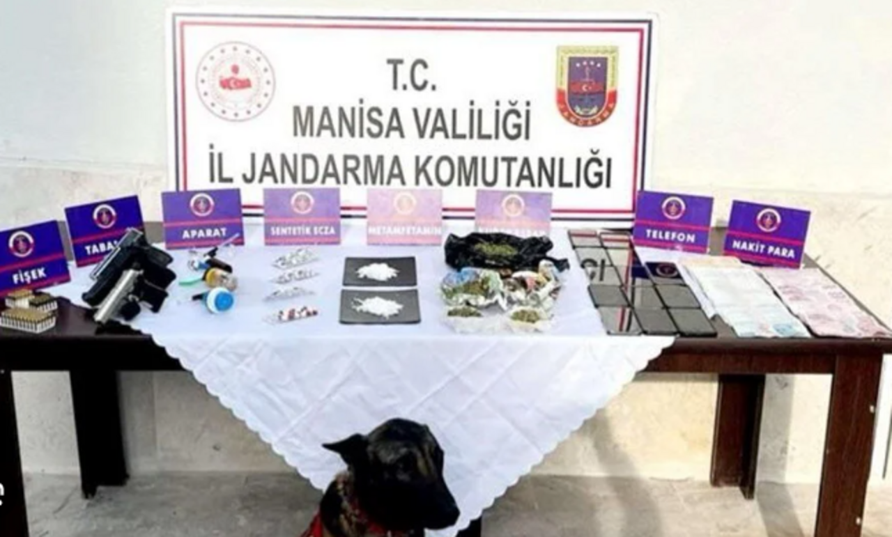 Manisa'da uyuşturucu operasyonu: 12 gözaltı