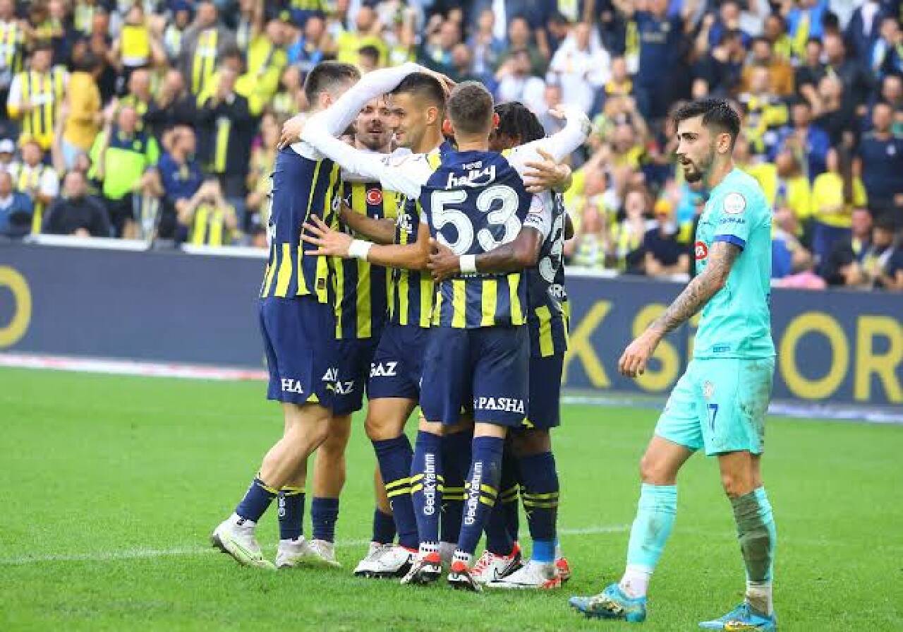 Fenerbahçe, Rizespor'un konuğu oluyor!