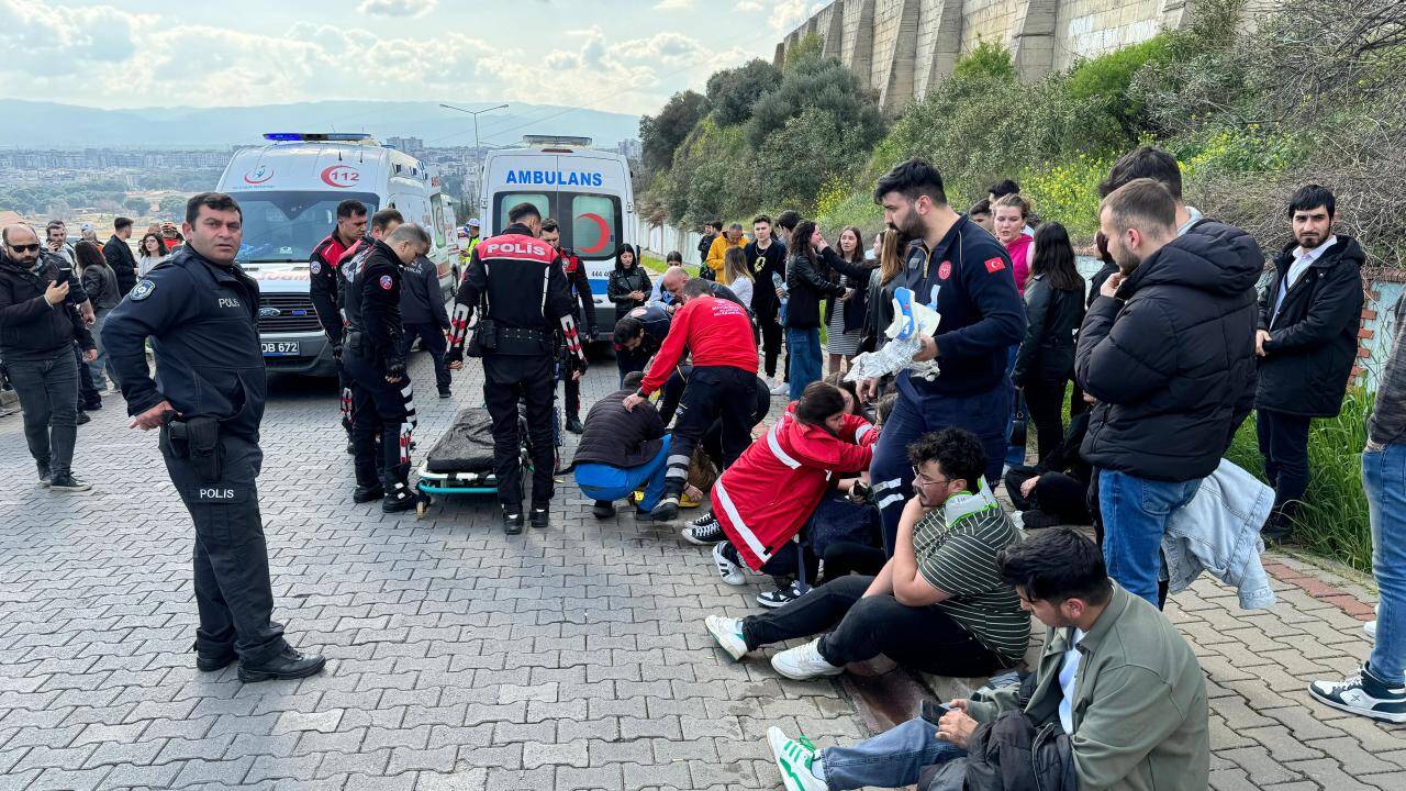 Aydın'da halk otobüsü devrildi!