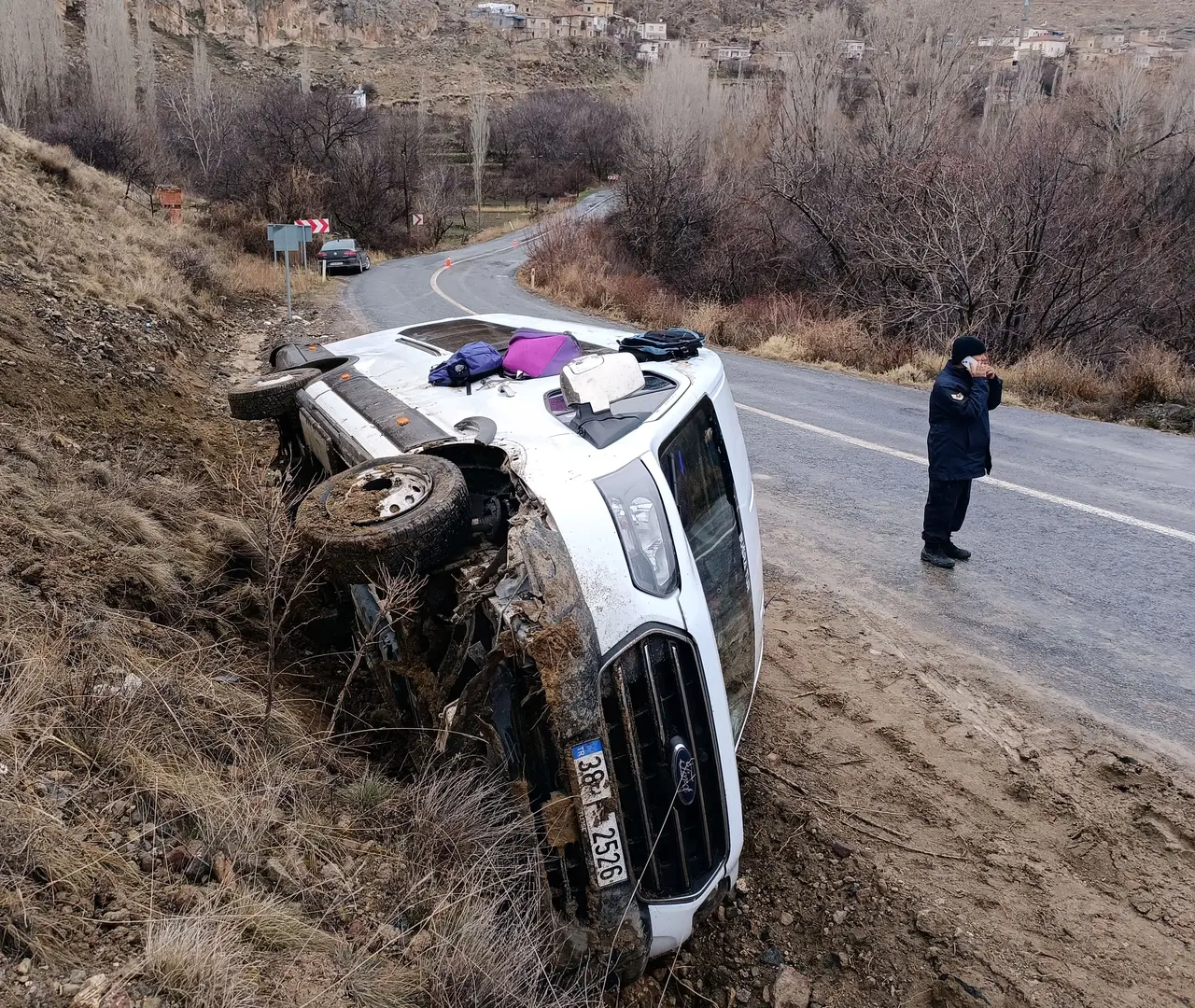 Kayseri'de servis minibüsü devrildi! 10 öğrenci yaralandı