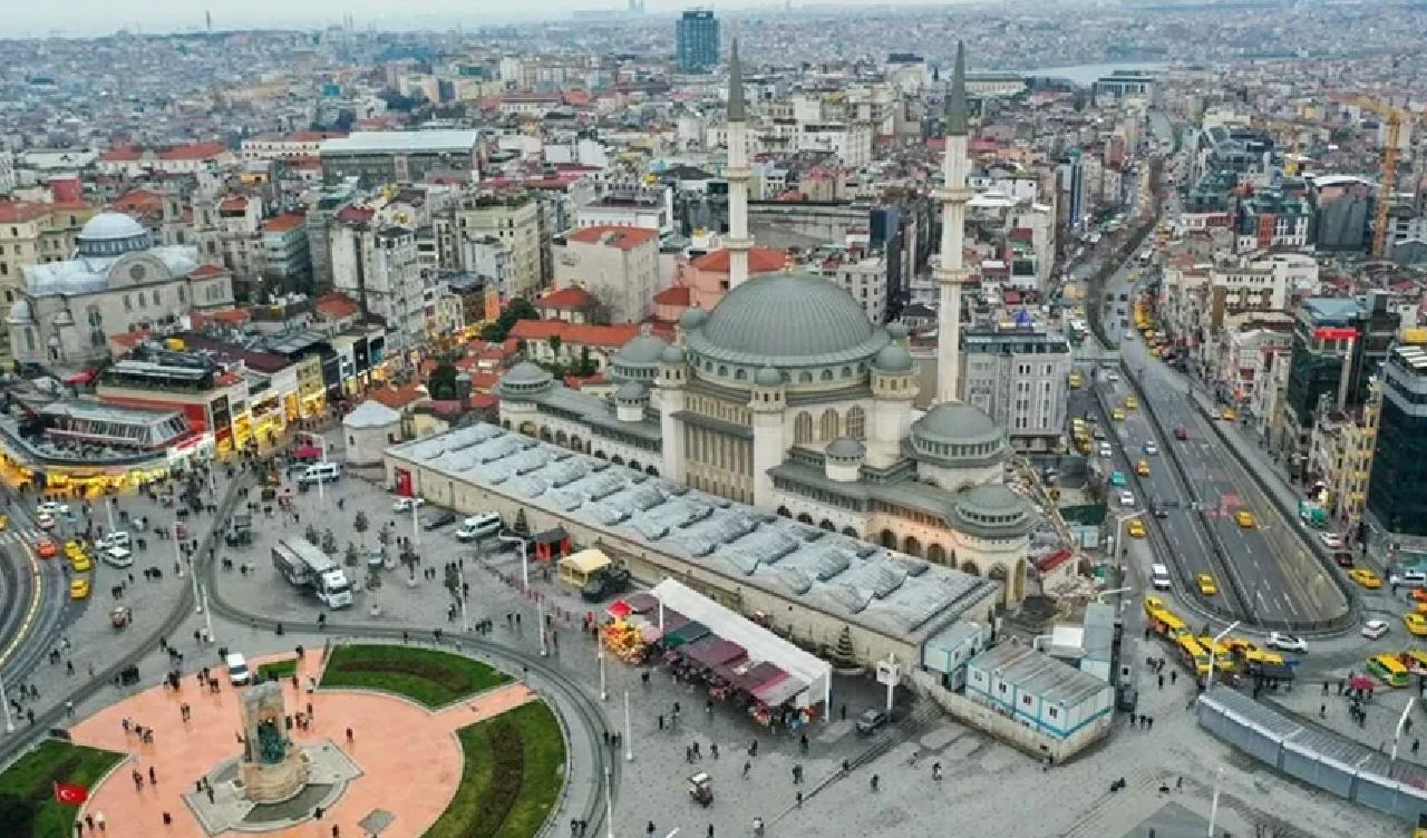 İstanbul Valisi Davut Gül: Taksim Meydanı 1 Mayıs kutlamalarına kapalı