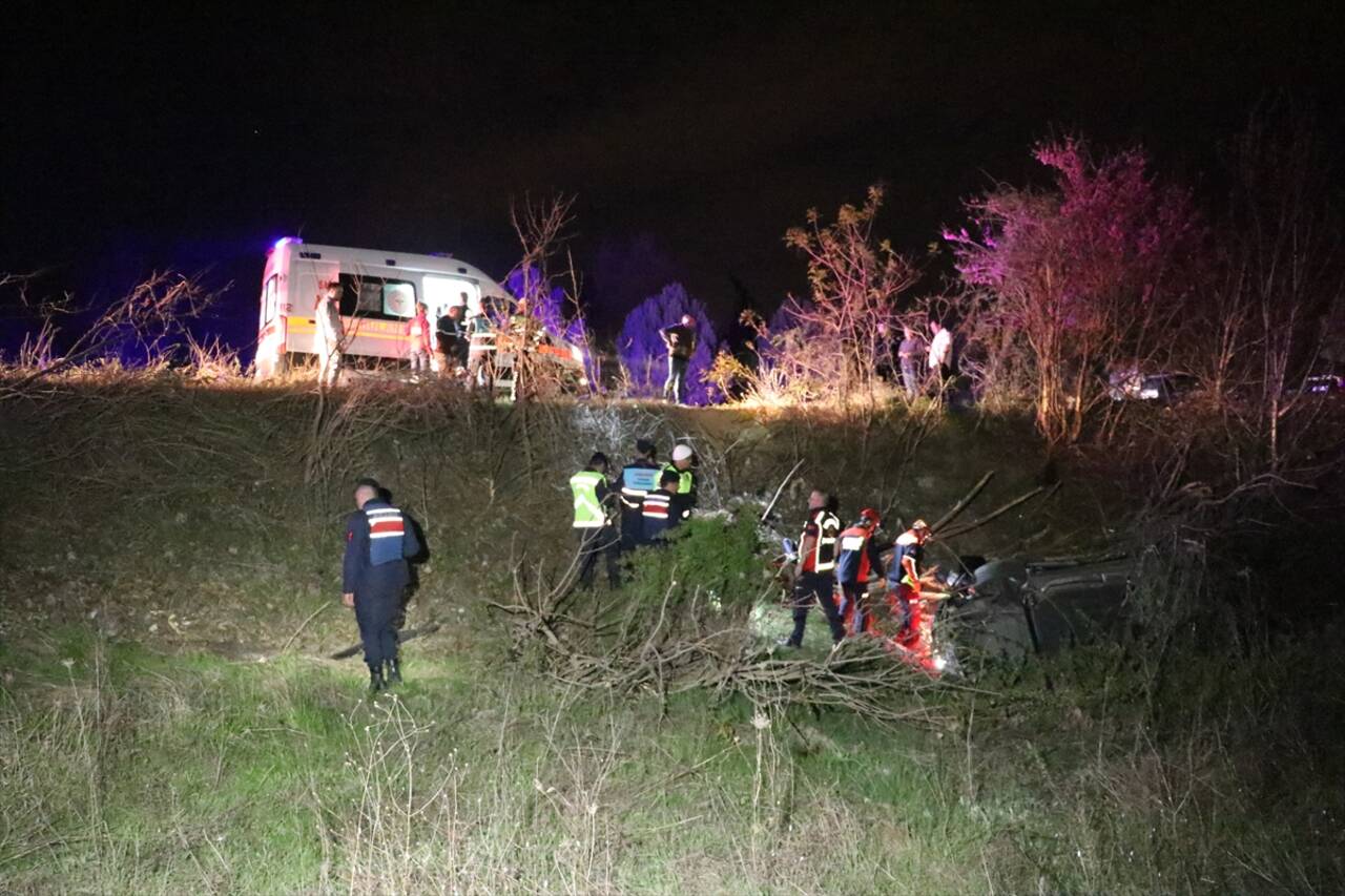 Karabük'te otomobil şarampole devrildi! Sürücü hayatını kaybetti