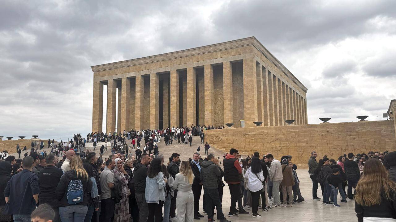 Ramazan Bayramı'nda Anıtkabir dolup taştı