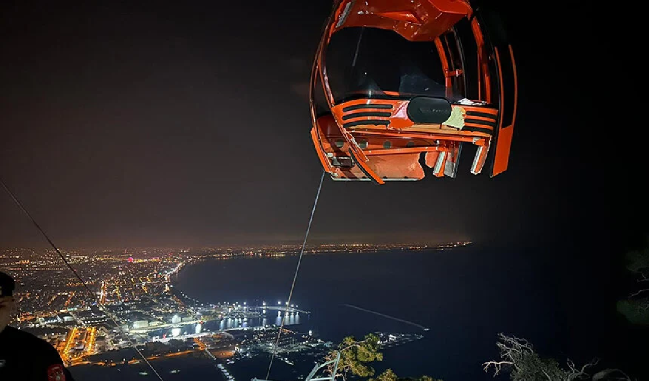 MSB, Antalya'da kurtarma çalışmalarına destek için askeri uçak görevlendirdi