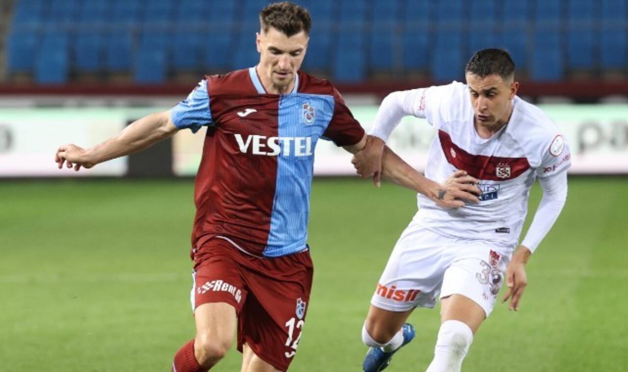 Trabzonspor'a sahasında şok mağlubiyet! Sivasspor 1-0 galip