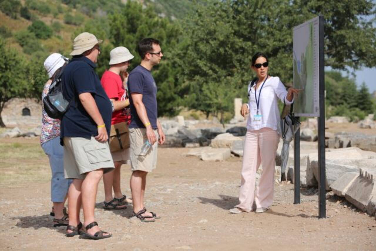 Turist rehberleri tepkili: Mesleğin güvencesi olan kanunlarda düzenleme