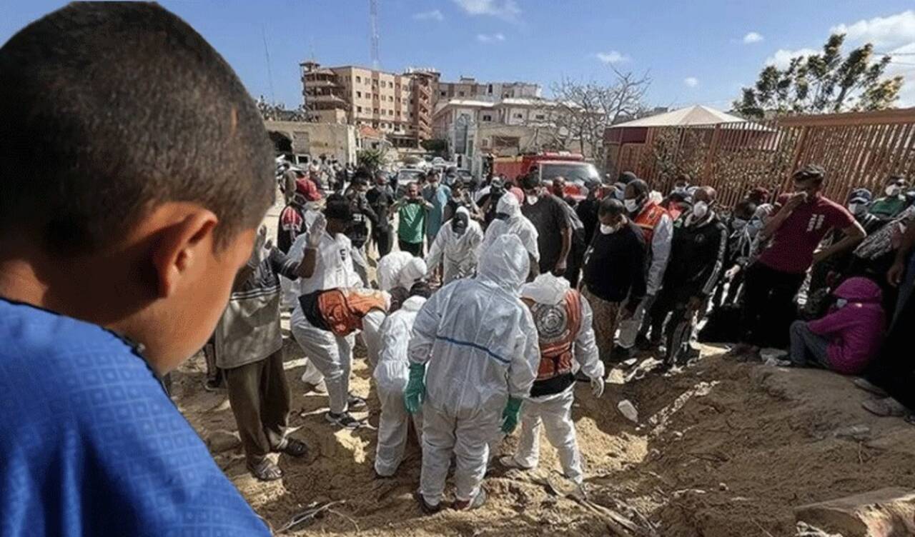 Nasır Hastanesinde acı bilanço: Toplu mezarda 300'den fazla kişi bulundu