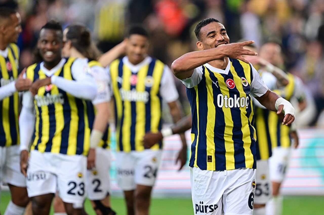 Fenerbahçe, Kayserispor'u mağlup etti! 'Yönetim istifa' sesleri yükseldi