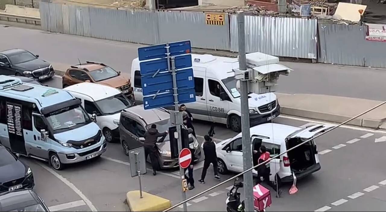 İstanbul'da yol ortasında dehşet