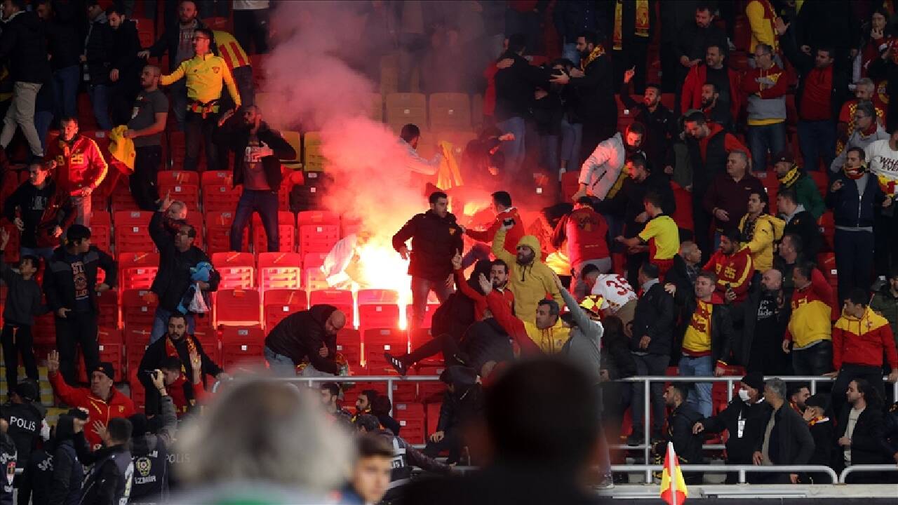 Olaylı Göztepe-Altay maçında tribüne fişek atan sanığa 15 yıl hapis