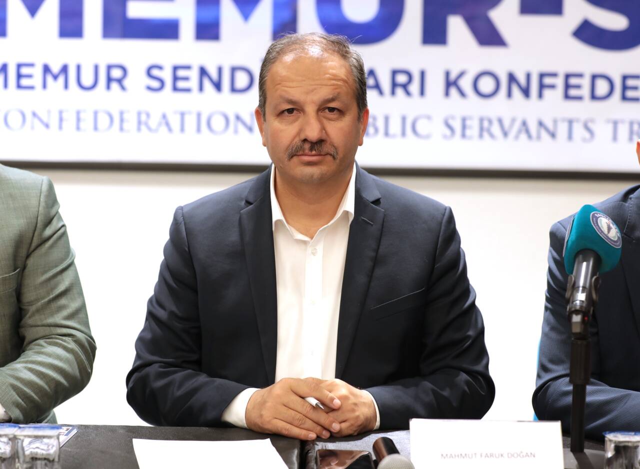 AK Parti'li hekim milletvekilleri Sağlık-Sen'i ziyaret etti