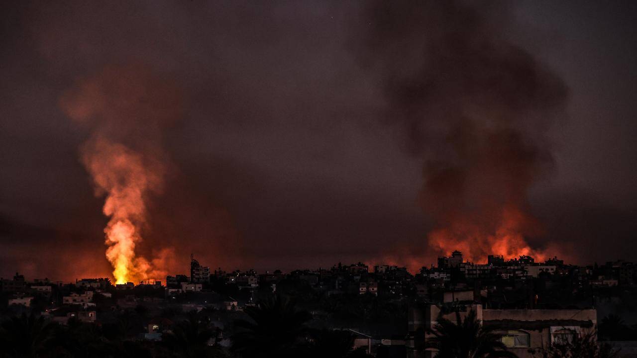 İsrail, Gazze’de bir evi ve ambulansı bombaladı: Çok sayıda Filistinli öldü