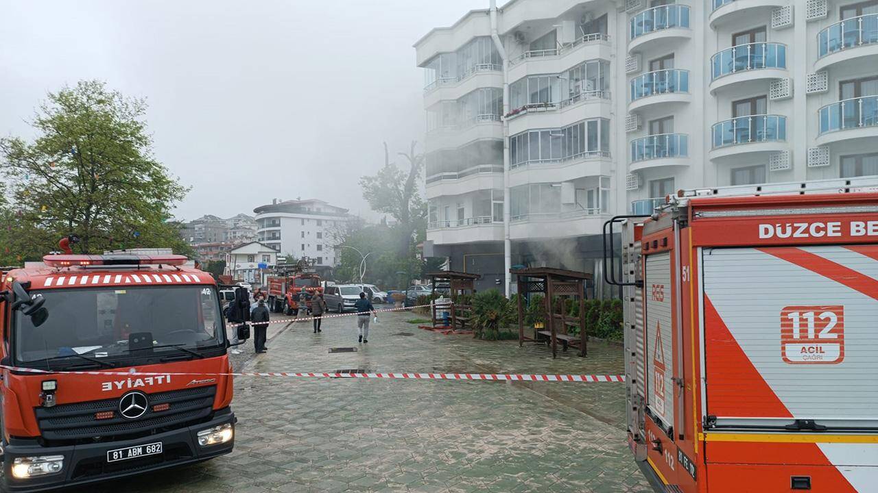 Düzce'de otel yangını: 10 kişi dumandan etkilendi