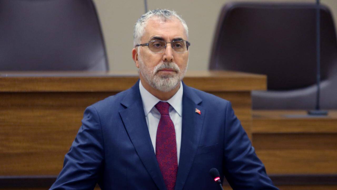 Bakan Işıkhan: Belediyeler binlerce işçi ve emekçinin ekmeğiyle oynadı