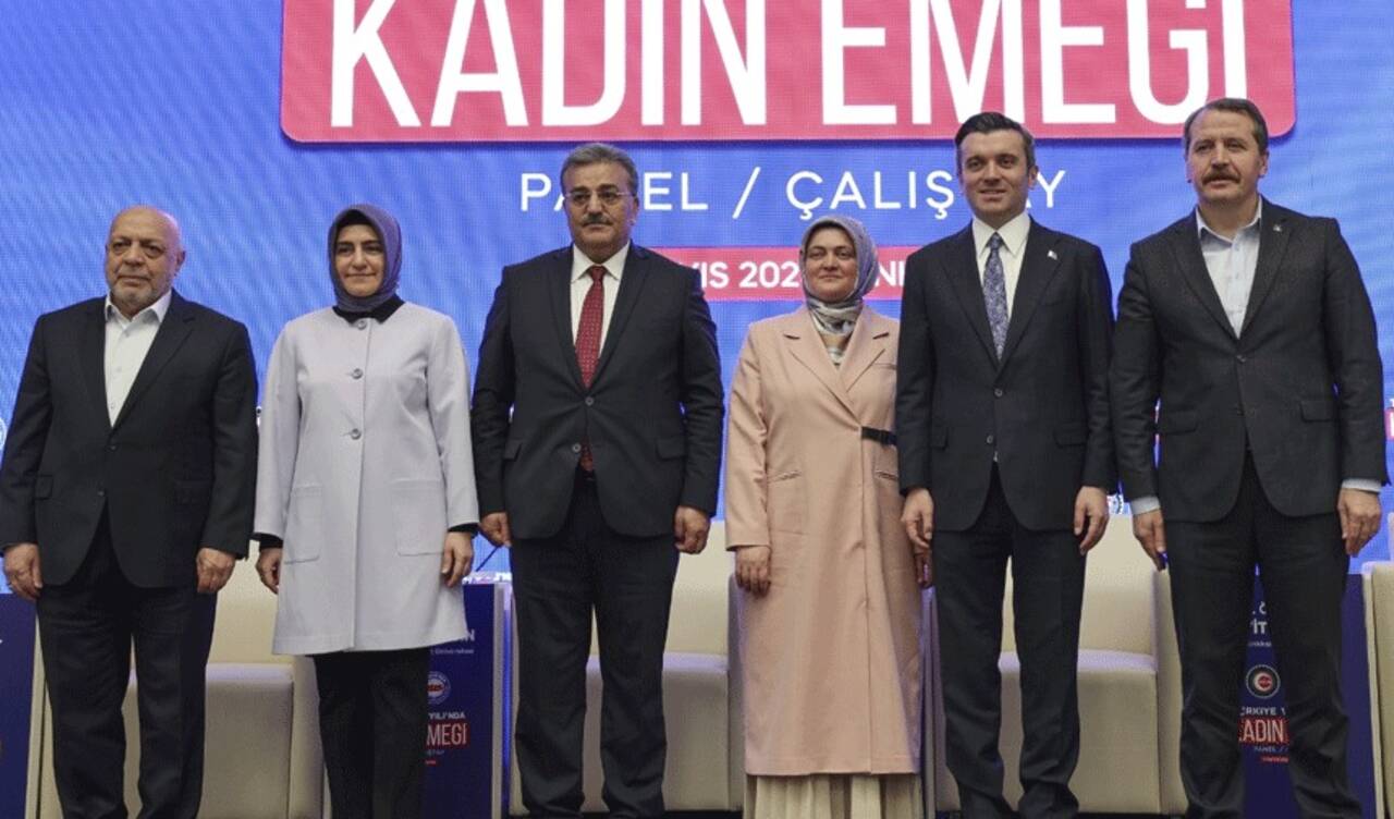 HAK-İŞ ve Memur-Sen 'Türkiye Yüzyılında Kadın Emeği Paneli ve Çalıştayı' düzenledi