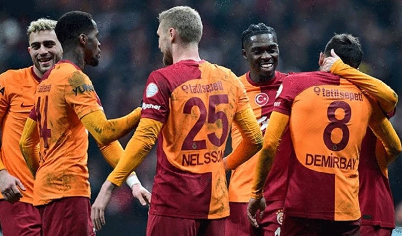 Galatasaray'dan Fenerbahçe derbisi için talep: 2 kupayı da verin