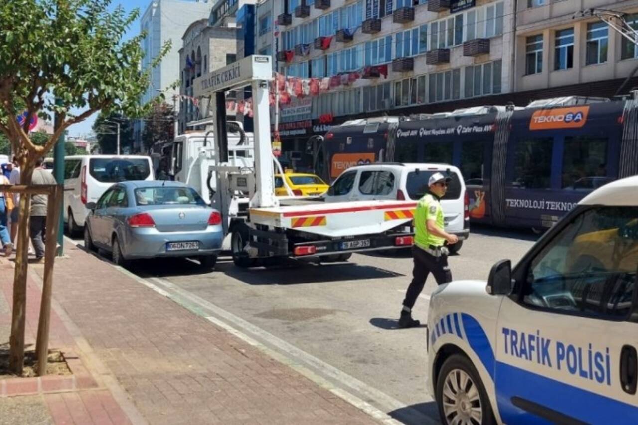 Trafikte tabancalı sahte tartışma videosu çektiler: Polis soruşturma başlattı