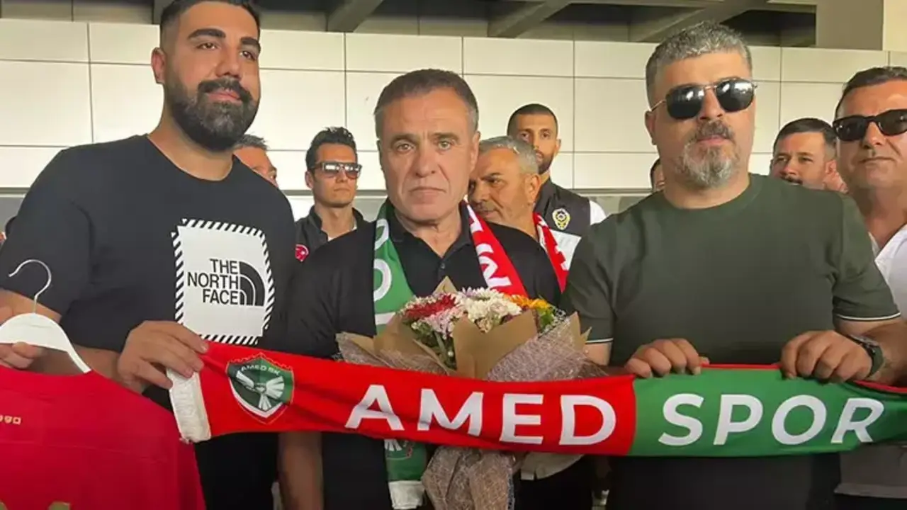 Ersun Yanal, Amedspor için Diyarbakır'a gitti