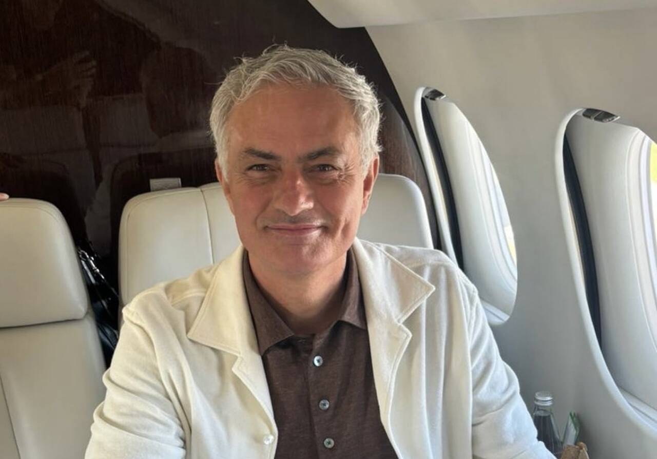 Jose Mourinho'yu taşıyan uçak İstanbul'a geliyor