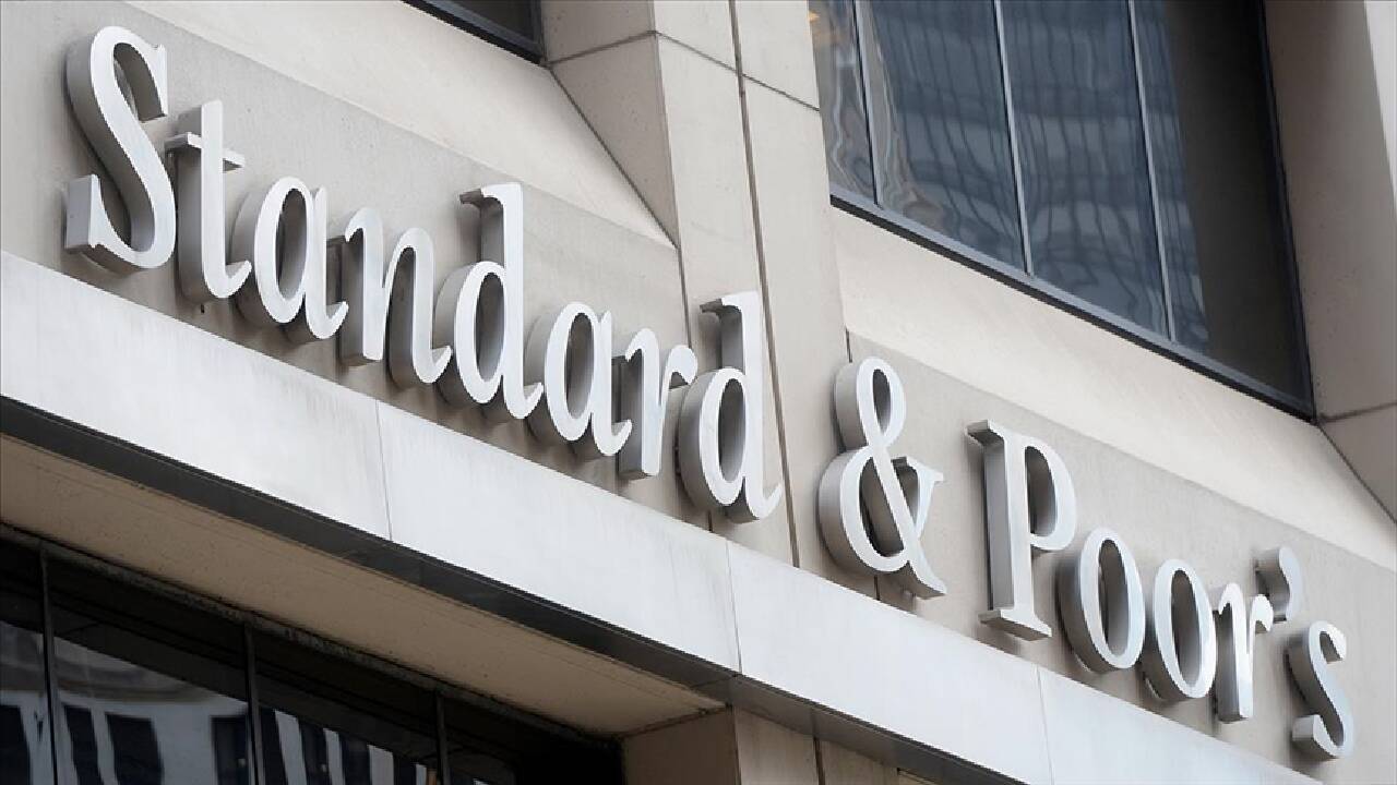 S&P, Fransa'nın kredi notunu düşürdü