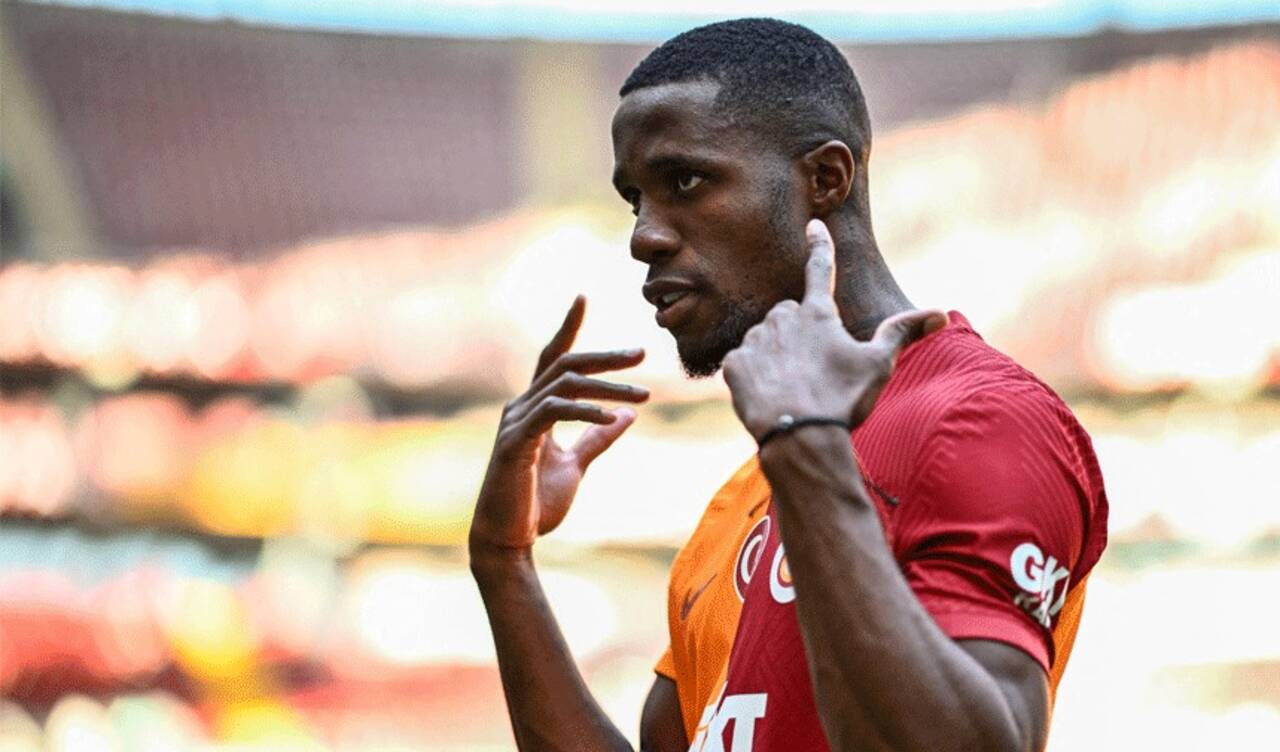 Gideceği konuşuluyordu: Wilfried Zaha'dan şaşırtan karar