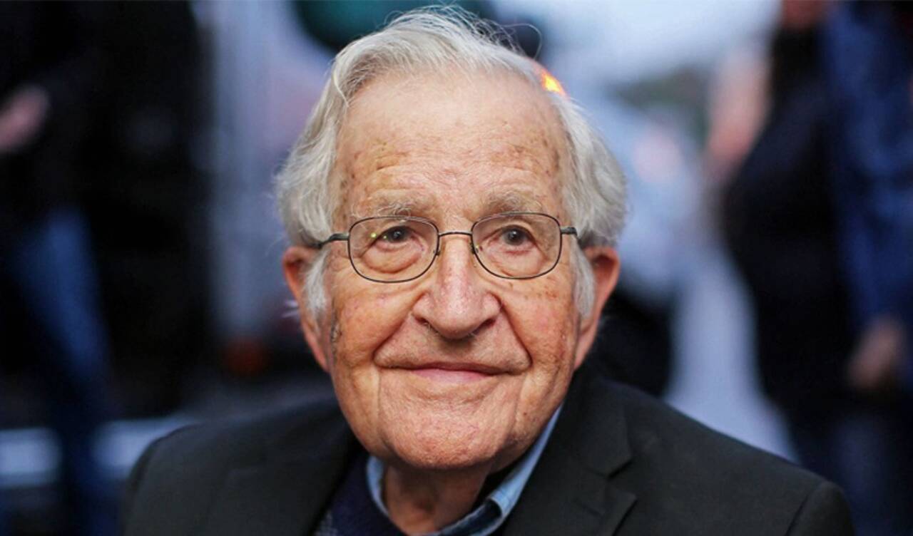 Vefat ettiği iddia edilmişti! Noam Chomsky'nin son durumu