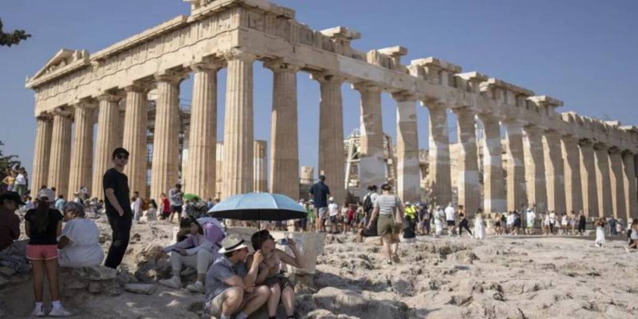 Akropolis aşırı sıcak nedeniyle ziyarete kapatıldı