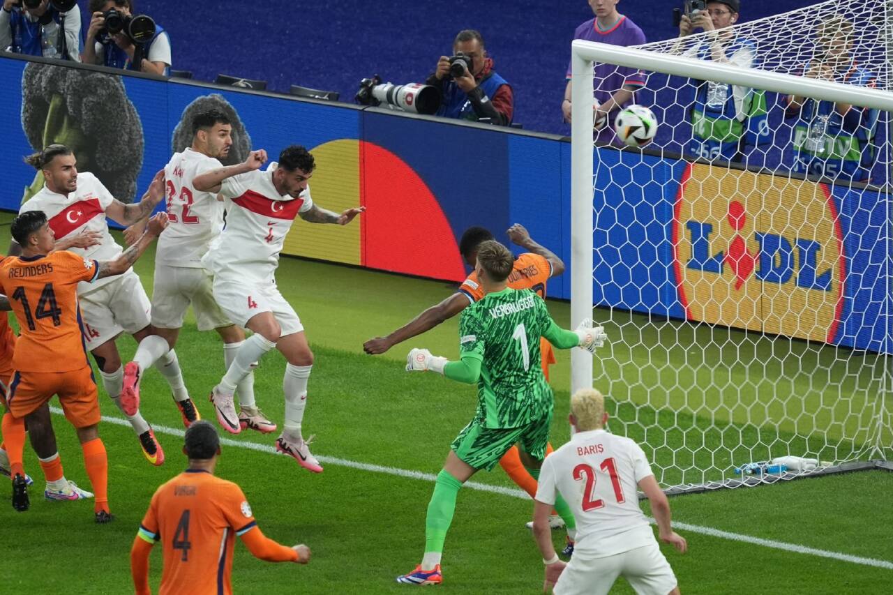 Milli Takım, Hollanda'ya 2-1 mağlup oldu: EURO 2024'e veda etti