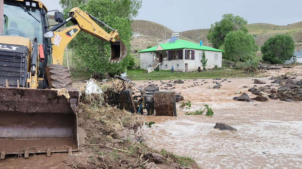 Selden etkilenen bölgeler için Bakan Yerlikaya'dan açıklama