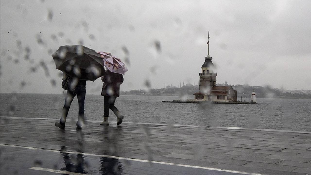 İstanbul ve bazı iller için gök gürültülü sağanak uyarısı: Bu saatlere dikkat