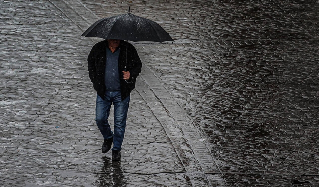 Meteoroloji'den kuvvetli yağış uyarısı: 6 il için 'sarı kodlu' uyarı verildi