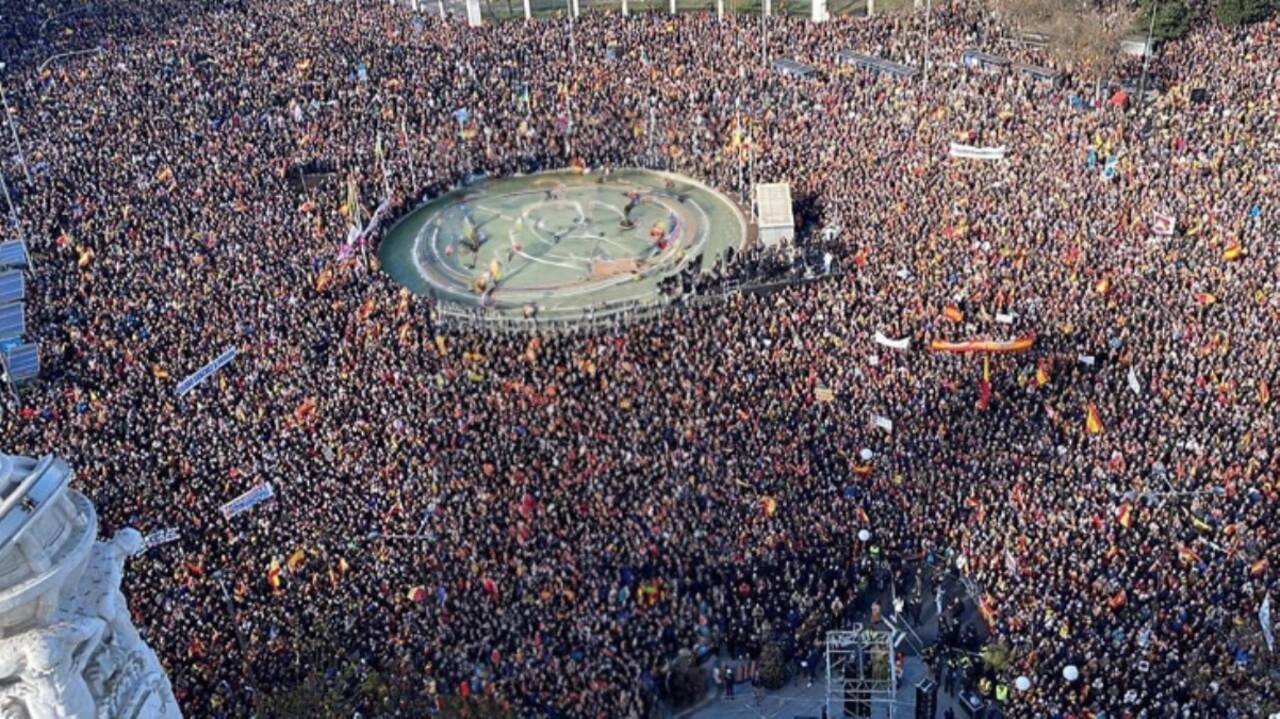 İspanya'da büyük 'turist' protestosu: Yerel halkın işini zorlaştırıyor