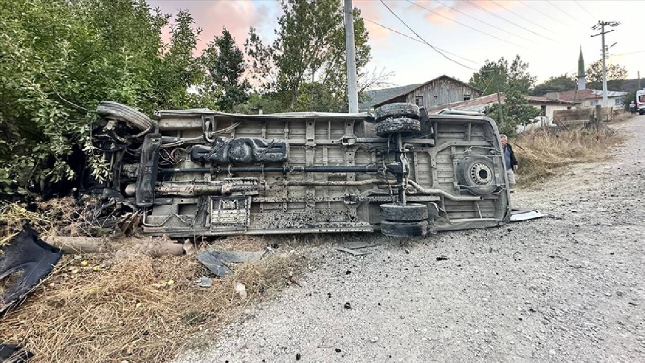 Bolu'da trafik kazası: 15 kişi yaralandı