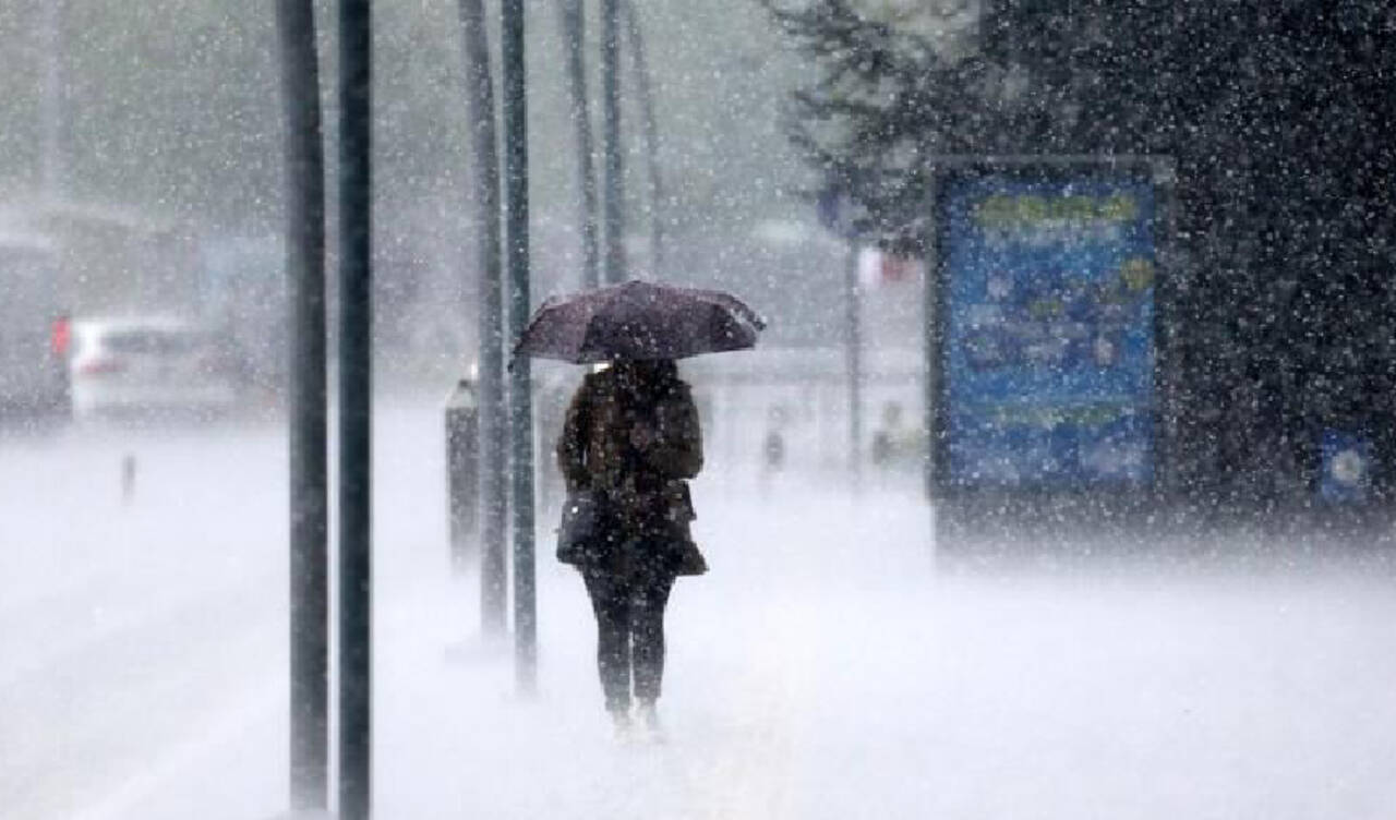 Meteoroloji'den kuvvetli yağış uyarısı: O illere dikkat!